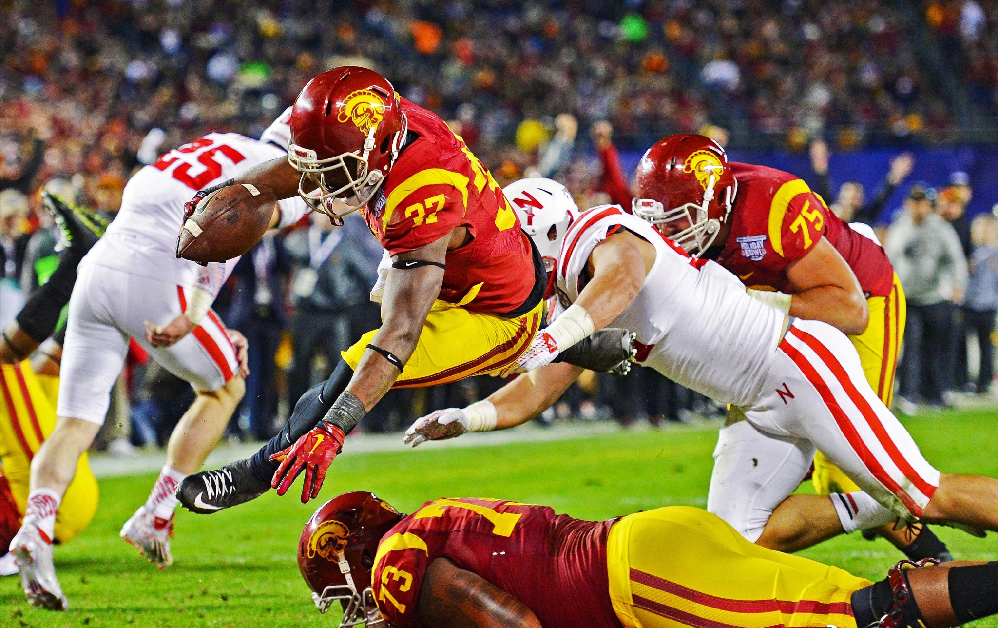 橄榄球战术革新取得奇效,引发战术热潮 橄榄球战术革新取得奇效,引发战术热潮