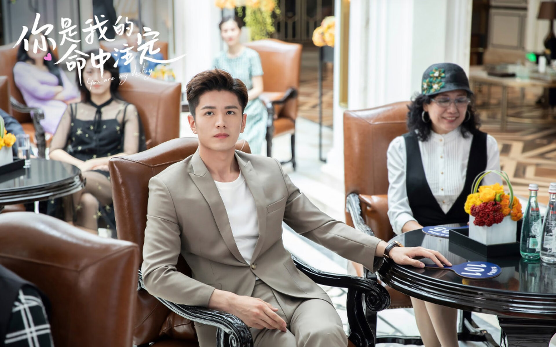 足球双线捷报，土耳其强势晋级突尼斯，厄德高英超争冠接管比赛