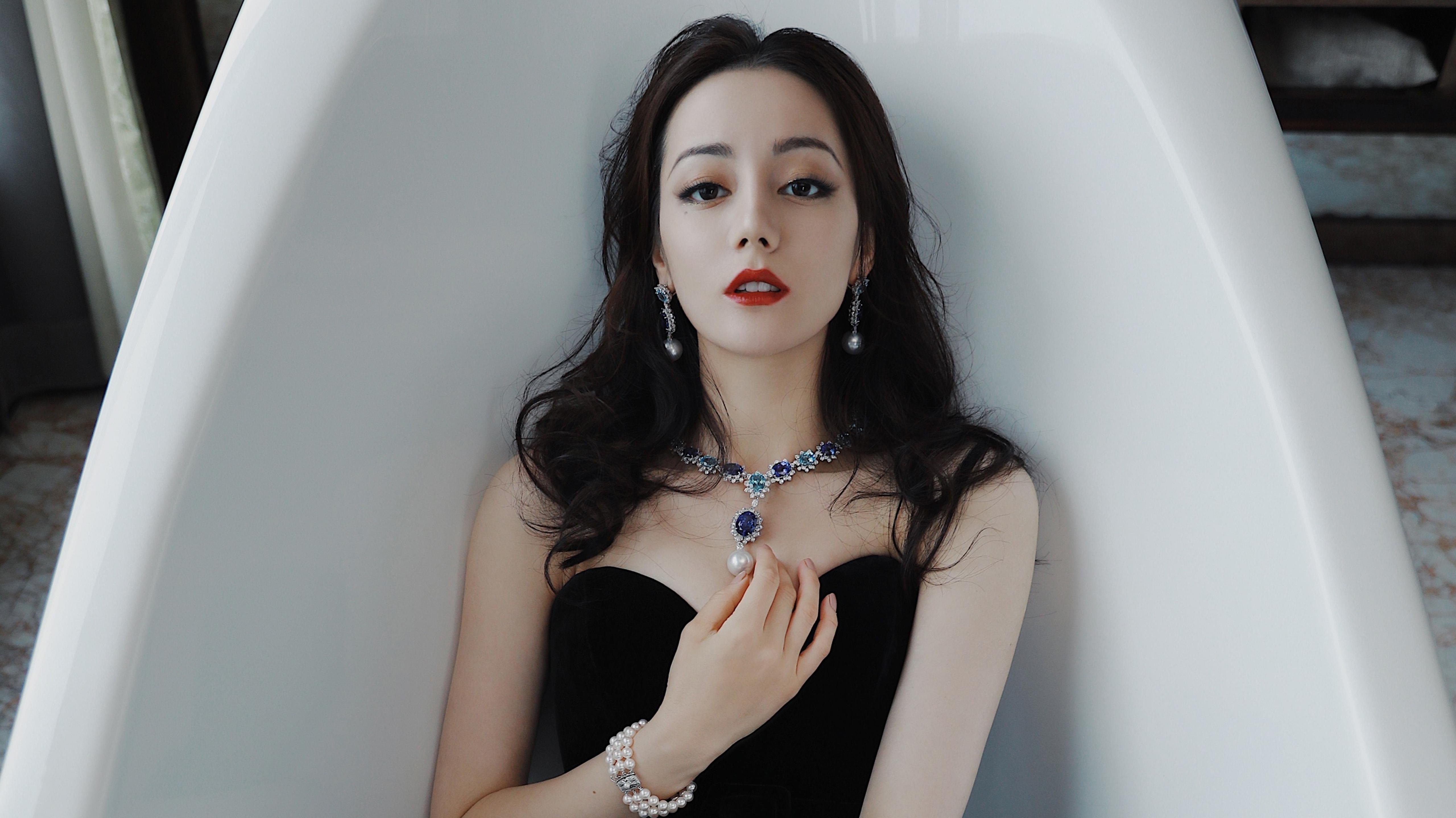 历史首次！东契奇身披活塞战袍绝杀老东家爵士