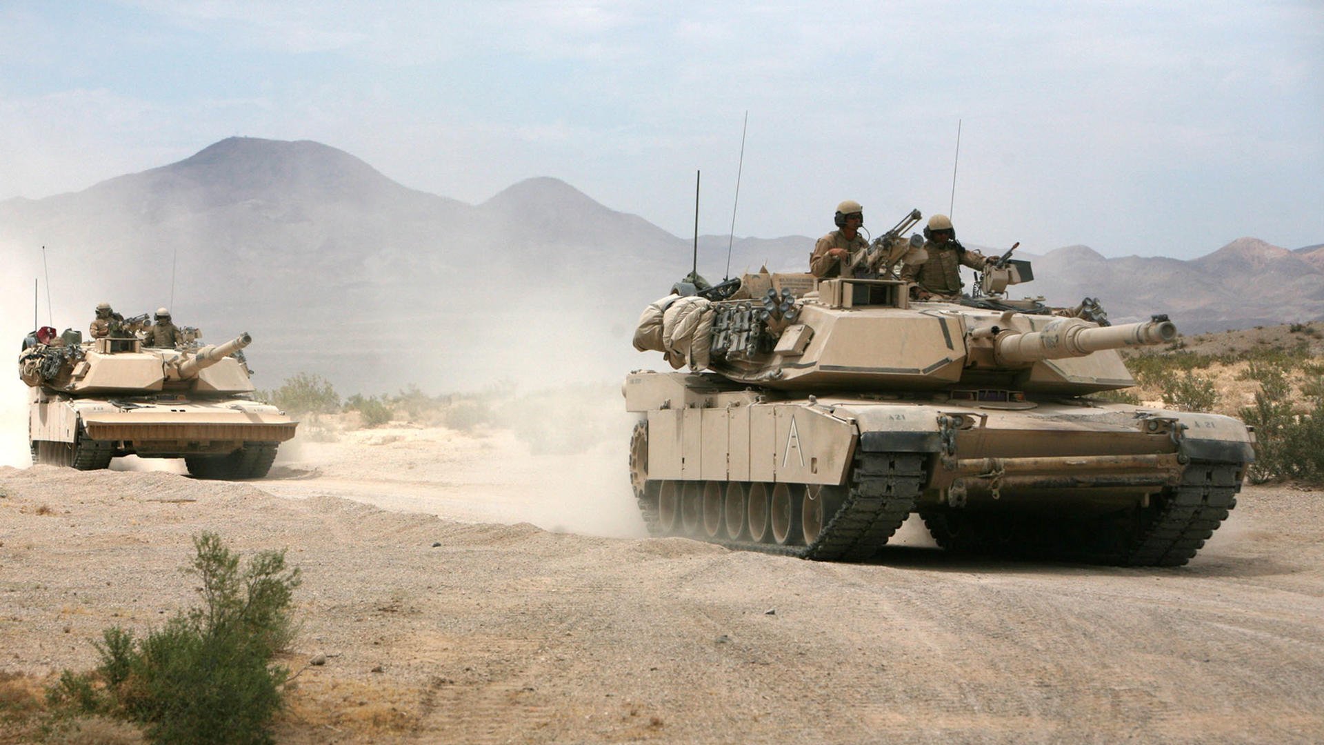 双线传奇，火箭火力全开压制雄鹿，利拉德跨界闪耀意甲焦点战